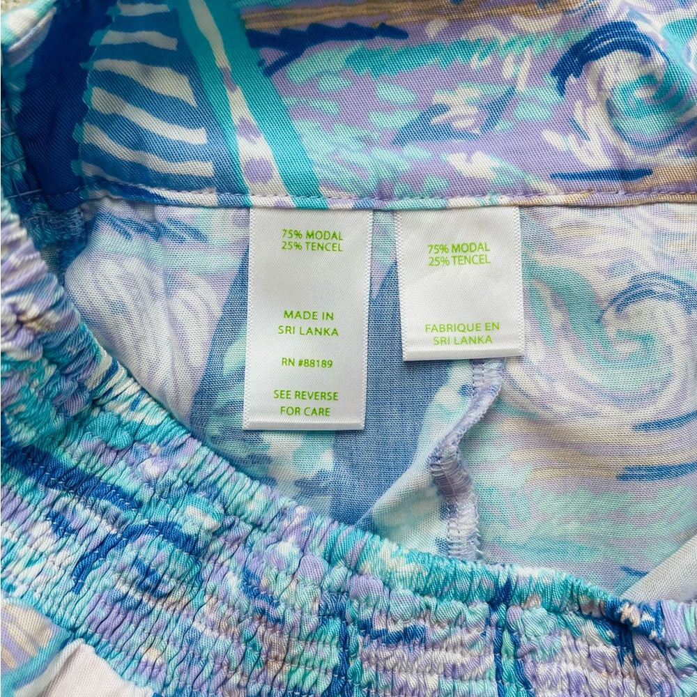 Lilly Pulitzer Blue and White Patterned Women Shorts - Picture 4 of 4